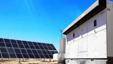 2035 年までに 425 億ドルに達すると予測される太陽光発電 (PV) インバータ市場の完全な分析を入手してください。ハイブリッド インバータ、スマート グリッド テクノロジー、市場の推進要因、および地域的な洞察のトレンドを探ります。